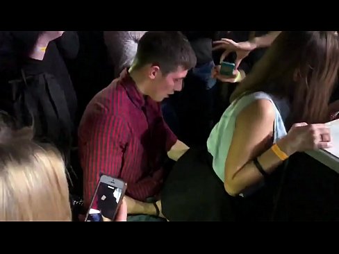 ❤️ Feusuaiga moni i se fale kalapu a Rusia. O le teine ​​Rusia e 18-tausaga le matua i totonu o le anus ma le va'a na fusu i totonu o se fale kalapu ️❌ Pono Tulaga  ☑